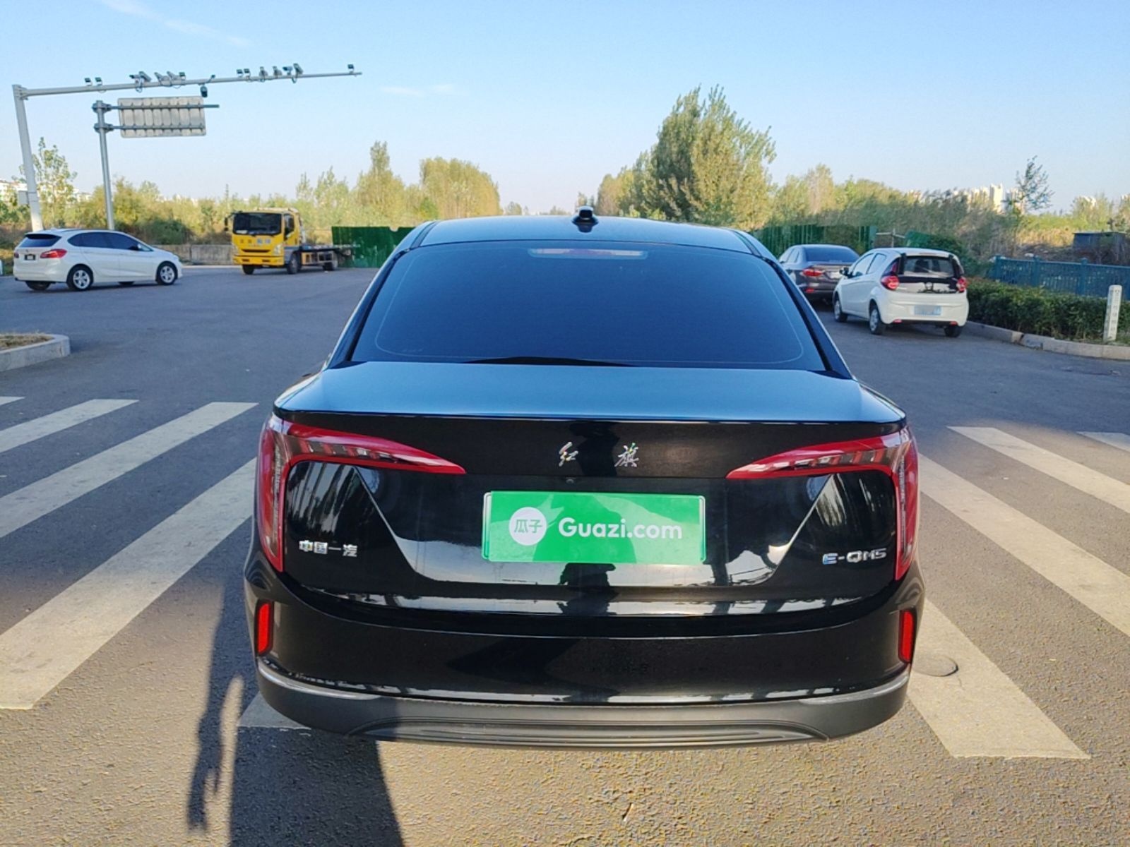 Hongqi E-QM5 2023 Base Travel Edition — снимка 5