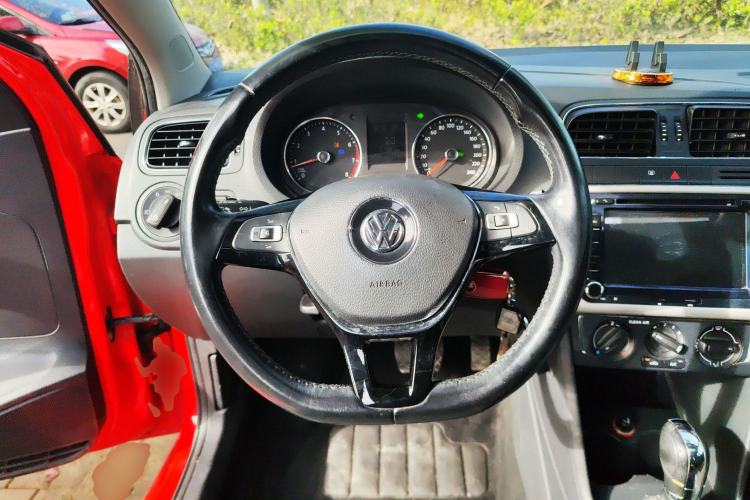 Used Volkswagen Polo 2016 1.6L Automatic Comfort Model
