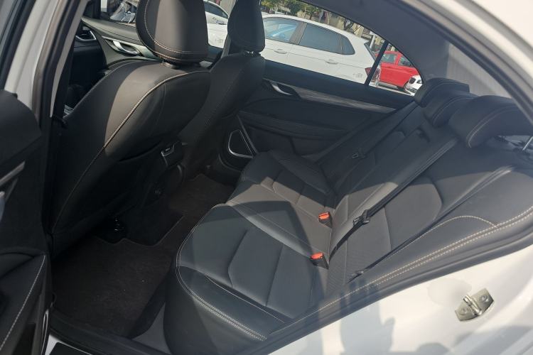 Used Geely Auto Emgrand 2019 Leading Edition 1.5L Manual Luxury Model China VI Standard