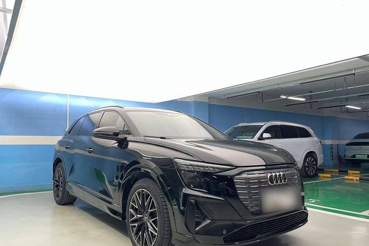 Used Audi Q5 e-tron 2022 40 e-tron Starlight Edition Mech Kit
