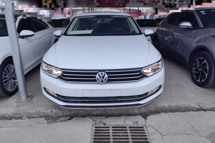 Used Volkswagen Magotan 2017 330TSI DSG Leading Model
