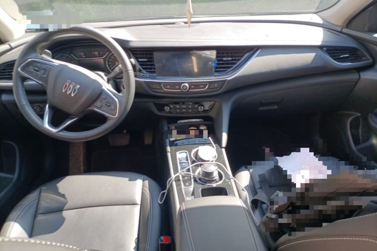 Used Buick Regal 2024 25T Deluxe Edition Center Console