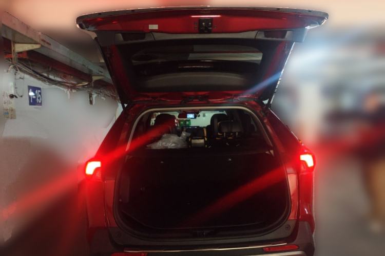 Used Toyota RAV4 2020 Dual-Engine 2.5L E-CVT 4x4 Elite PLUS Edition Trunk