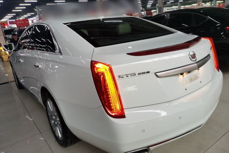Used Cadillac XTS 2015 28T Comfort Model Exterior 2