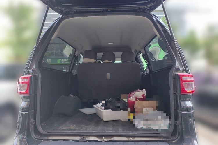 Used FORTHING Lingzhi 2023 M5L 1.6L Base Model 5 Seats
