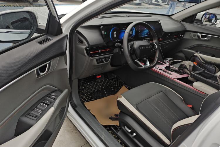 Used Baojun RC-6 2019 1.5T CVT 24-Hour Online Prestige Edition Driver Seat