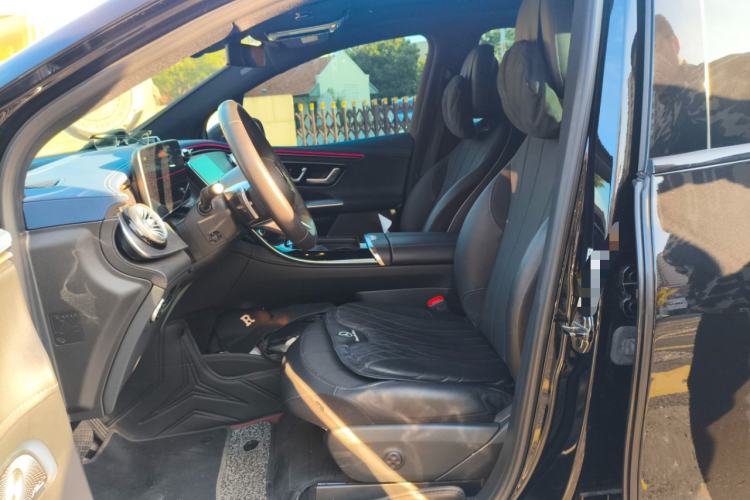 Used Mercedes-Benz EQE SUV 2023 500 4MATIC Special Edition Left Front Seat