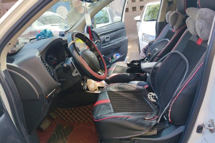 Used Mitsubishi Outlander 2018 2.4L 4x4 Luxury Edition 7-Seater Left Front Seat