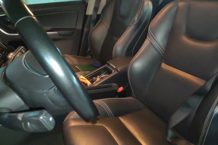 Used Volvo XC60 2017 T5 AWD Smart Upgrade Edition
