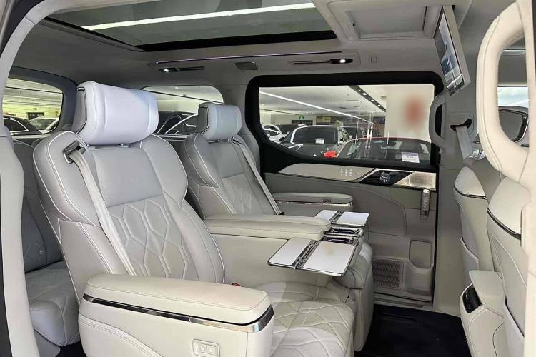 Used Volvo EM90 2025 Ultra Six-Seater