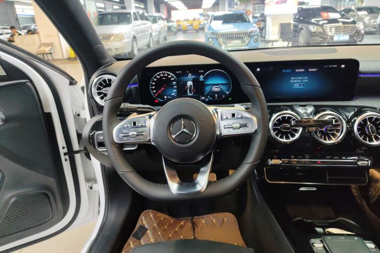 Used Mercedes-Benz A-Class 2022 Revised Version A 200 L Sport Sedan Fashionable Style Steering Wheel