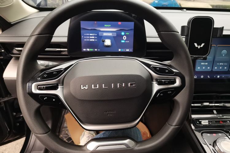 Used Wuling Xingguang 2023 70 Standard Edition
