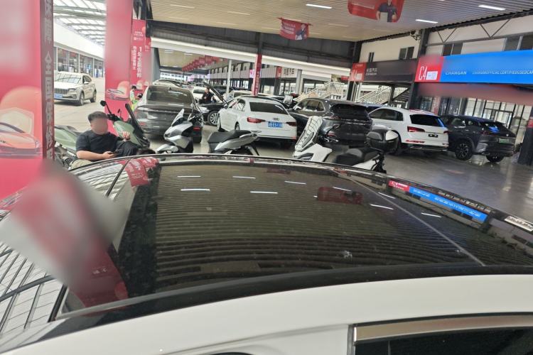 Used Mercedes-Benz C-Class 2015 Facelift C 200 L Roof