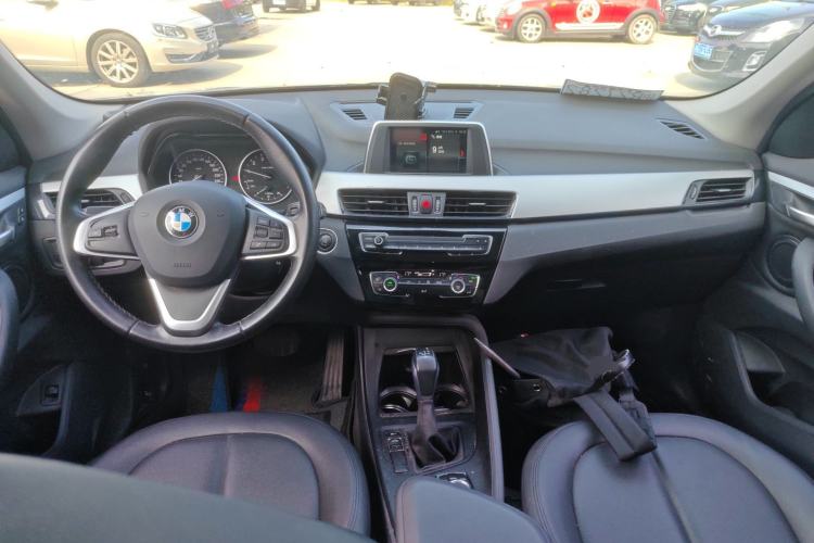 Used BMW X1 2018 sDrive20Li Leading Model Center Console