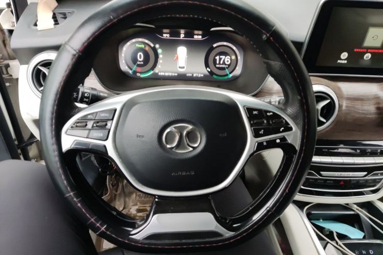 Used BAIC Beijing EU5 2018 R500 Smart Wind Edition