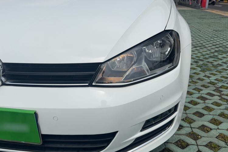 Used Volkswagen Golf 2017 1.6L Automatic Comfort Million-Vehicle Anniversary Edition
