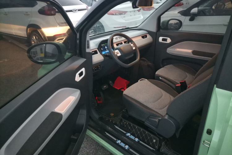 Used Chery QQ Ice Cream 2022 170km Sundae Phosphate Lithium-Ion