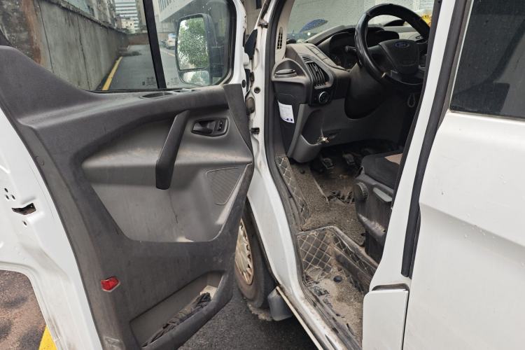 Used Ford Transit 2019 2.0T Diesel Multi-Purpose Commercial Vehicle Mid-Drive Mid-Roof 6-Seater China VI Standard
