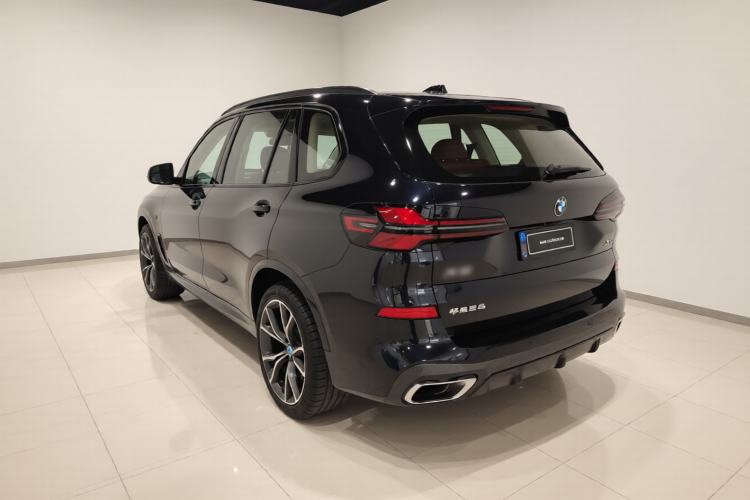 Used BMW X5 2023 xDrive 30Li Luxury M Sport Night Edition Package
