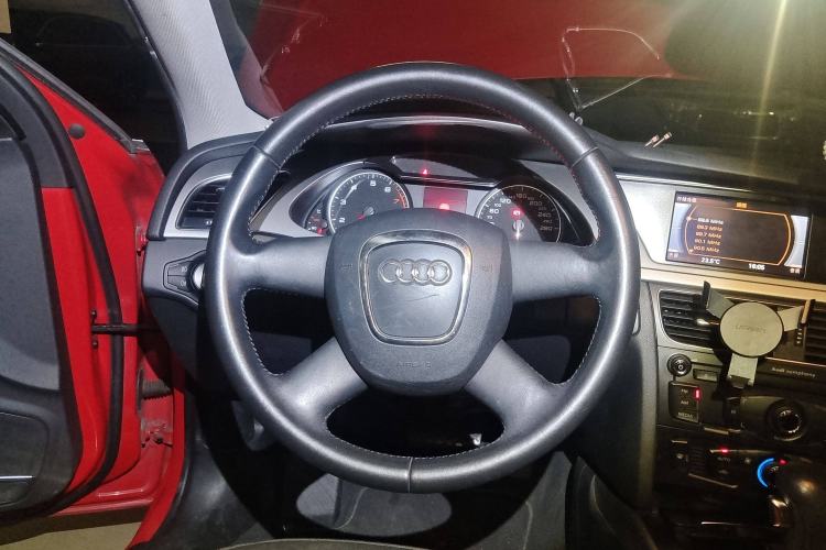 Used Audi A4L 2012 1.8 TFSI Automatic Comfort Model Steering Wheel