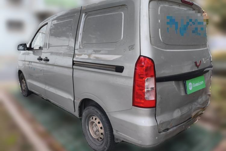 Used Wuling Hongguang V 2019 1.5L Jingqu Edition Sealed-Window Vehicle China VI LAR
