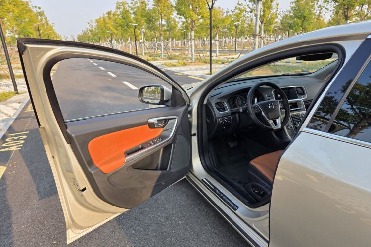 Used Volvo S60 2018 S60L T3 Smart Progress Edition
