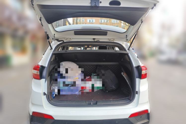 Used Hyundai ix25 2015 1.6L Automatic Two-Wheel-Drive Deluxe DLX Model
