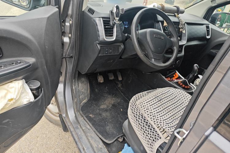 Used Jinbei Gold Hiace 2023 1.5L Passenger Vehicle Engineering Lion 5/6/7 Seater