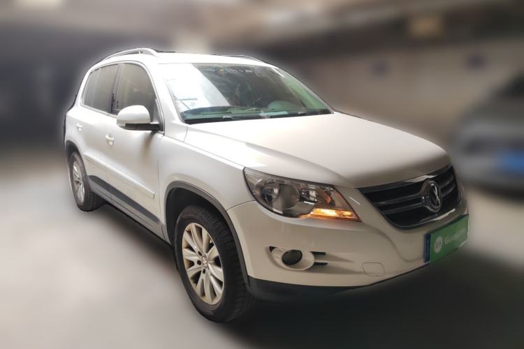 Used Volkswagen Tiguan 2009 2.0 TSI Comfort Edition Front Right 45 Deg