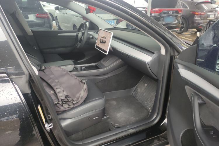 Used Tesla Model Y 2023 Rear-Wheel-Drive Version
