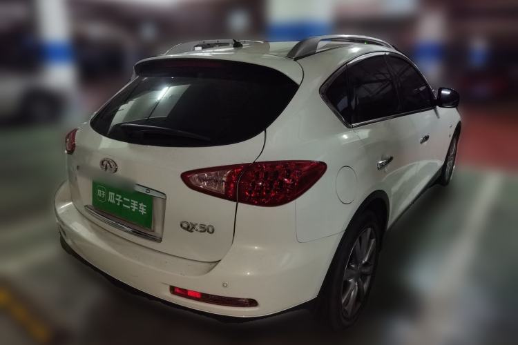 Used Infiniti QX50 2013 2.5L Two-Wheel-Drive Elegant Edition