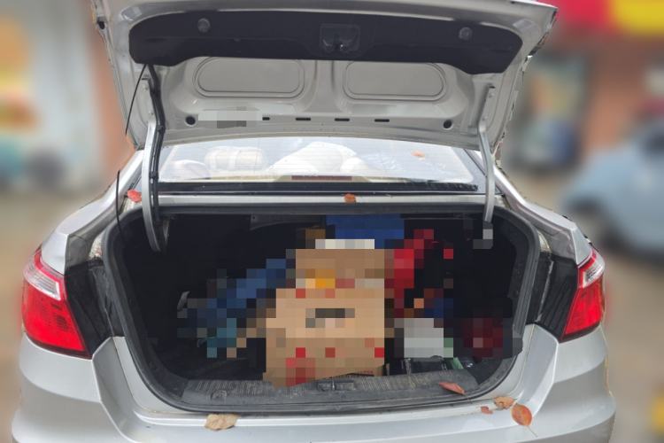 Used CHANGAN Eado 2015 1.6L Manual Luxury Model China IV Standard Trunk