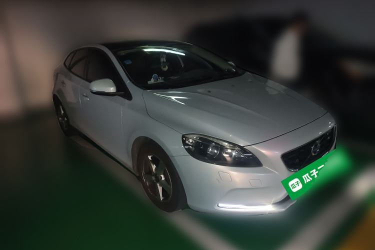 Used Volvo V40 2016 T3 Zhiyi Edition
