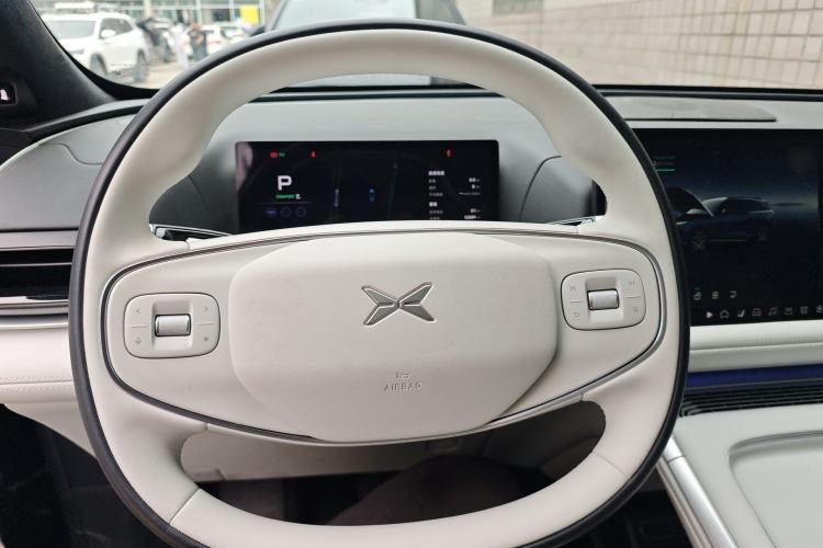 Used XPeng G9 2025 625 Long-Range Max Steering Wheel