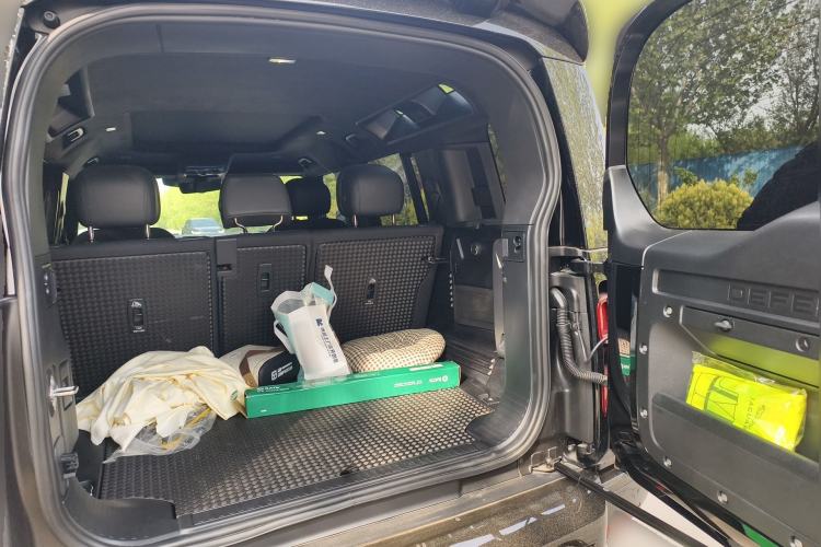 Used Land Rover Defender 2025 110 3.0T P400 – Dynamic HSE