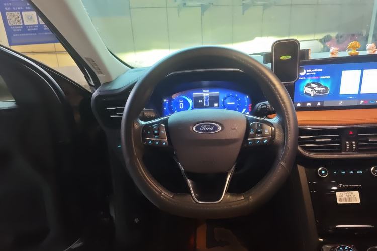 Used Ford Escape 2020 EcoBoost 245 Four-Wheel Drive Luxury Edition
