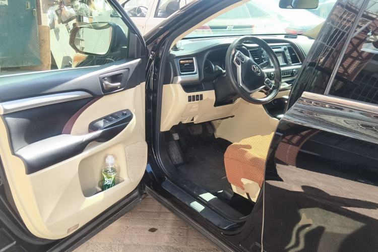 Used Toyota Highlander 2015 2.0T Two-Wheel Drive Elite Edition 5 Seats Driver Seat