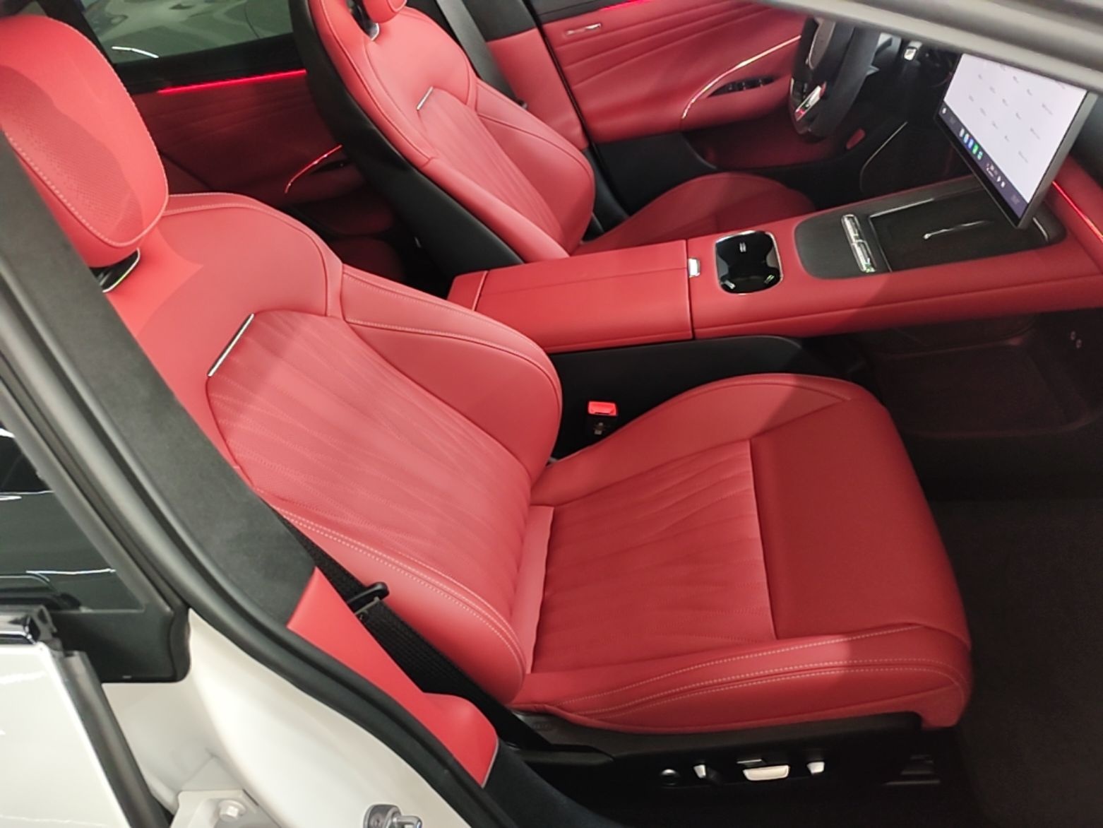 Xiaomi Auto SU7 2026 Model Max — снимка 19