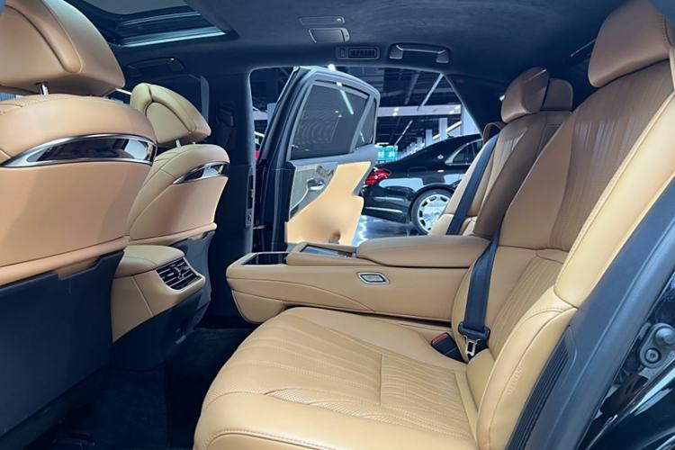 Used Lexus LS 2021 500h Luxury Edition
