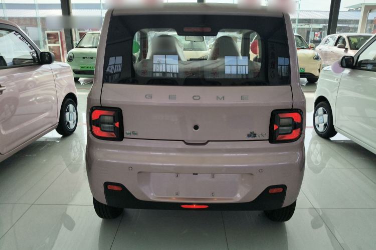 Used Geely Galaxy Panda 2024 Panda Mini 200km Endurance Bear
