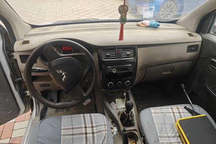 Used Wuling Rongguang V 2016 1.2L Practical Model Non-Power-Assisted
