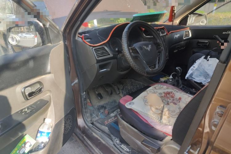 Used Wuling Hongguang 2015 1.5L S Base Model China IV Driver Seat