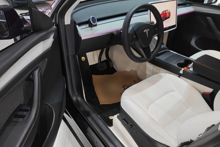 Used Tesla Model Y 2023 Long-Range All-Wheel-Drive Version