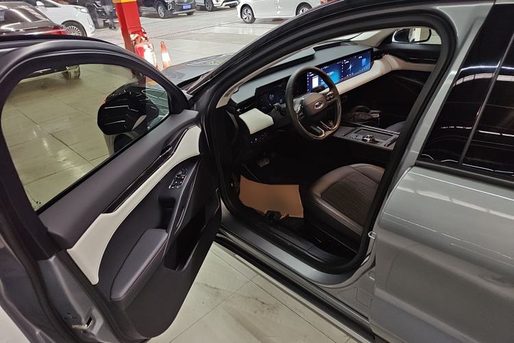 Used Ford Mondeo 2022 Restyled EcoBoost 245 Luxury Version Driver Seat