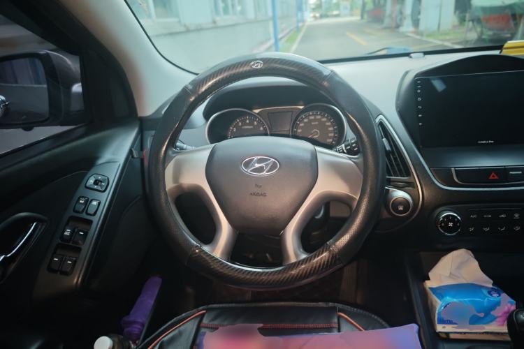 Used Hyundai ix35 2012 2.0L Manual Two-Wheel Drive New Edition GL
