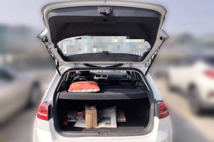 Used Volkswagen Golf 2016 1.6L Automatic Fashion Model
