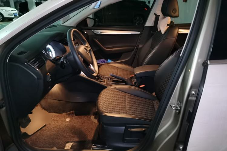 Used Skoda Octavia 2019 TSI280 DSG SmartDrive Luxury Edition China VI Left Front Seat