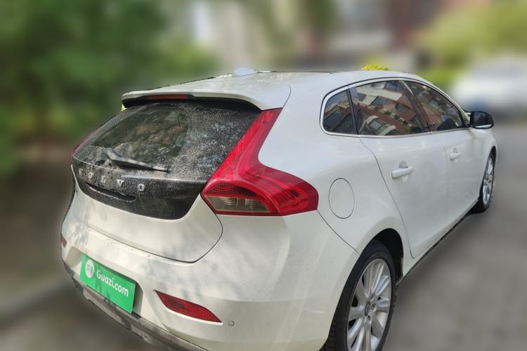 Used Volvo V40 2015 1.6T Zhiya Edition Rear Right 45 Deg