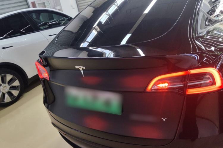 Used Tesla Model Y 2023 Long-Range All-Wheel-Drive Version