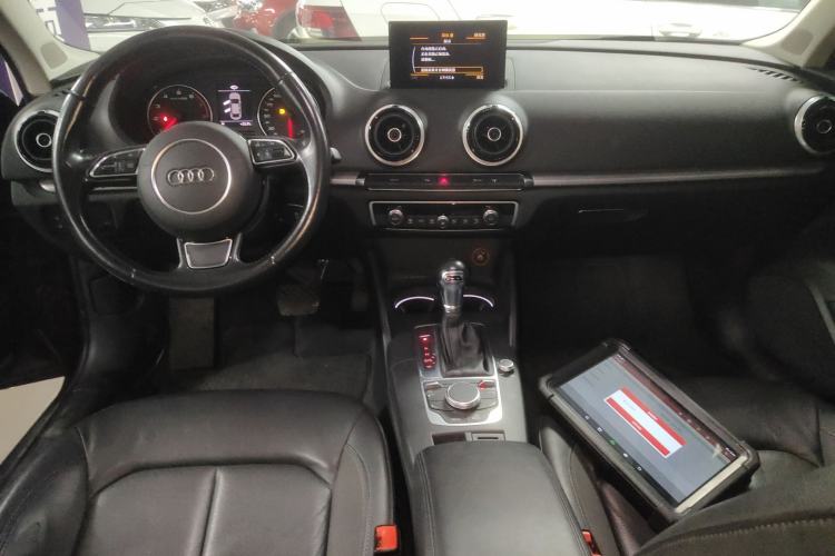 Used Audi A3 2016 Limousine 35 TFSI Style Edition Center Console